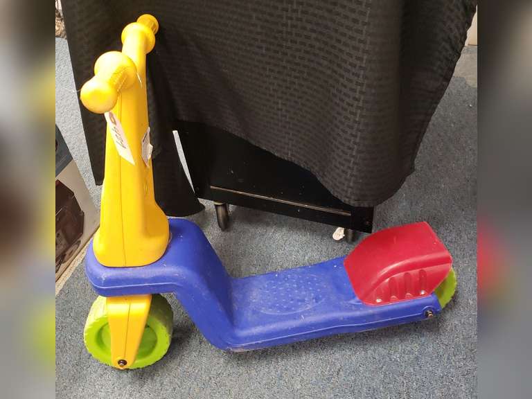 Playskool scooter Northern Kentucky Auction, LLC