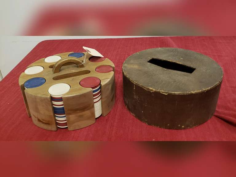 Poker chips carousel Northern Kentucky Auction, LLC