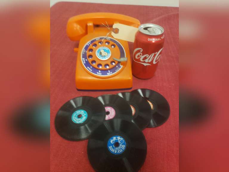 Peanuts MattelOPhone with records, battery operated, untested