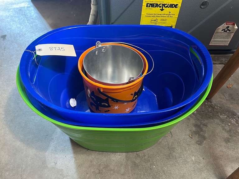 Buckets and open top totes