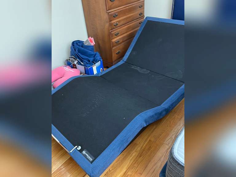 Serta imotion series adjustable bed. Twin size can be paired with 7005