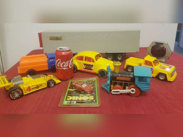 JB Hunt toy trailer, plastic cars and more Northern Kentucky Auction, LLC