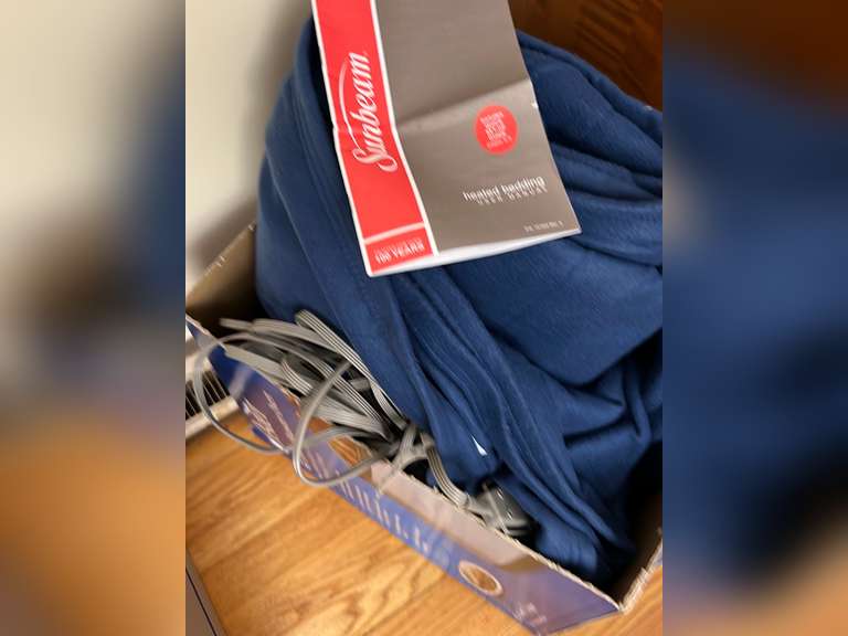 Sunbeam heated blanket, tested and working.