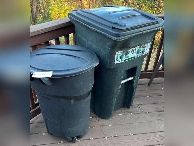 Two garbage cans Northern Kentucky Auction, LLC