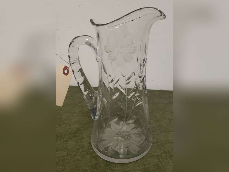 Etched glass pitcher Northern Kentucky Auction, LLC