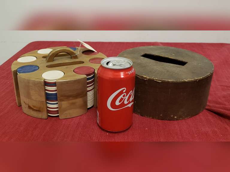 Poker chips carousel Northern Kentucky Auction, LLC