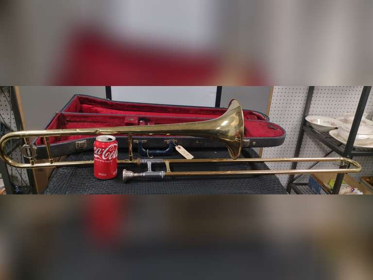 Bundy selmer trombone with caseserial 416809