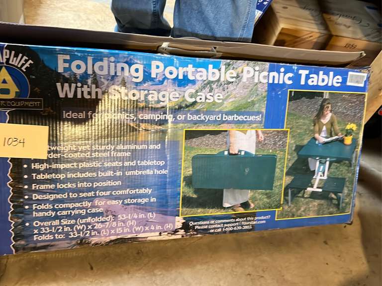 Folding portable picnic table with storage case Folding portable picnic