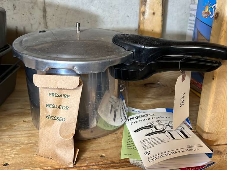 6 Qt Presto pressure cooker appears to be new, unused
