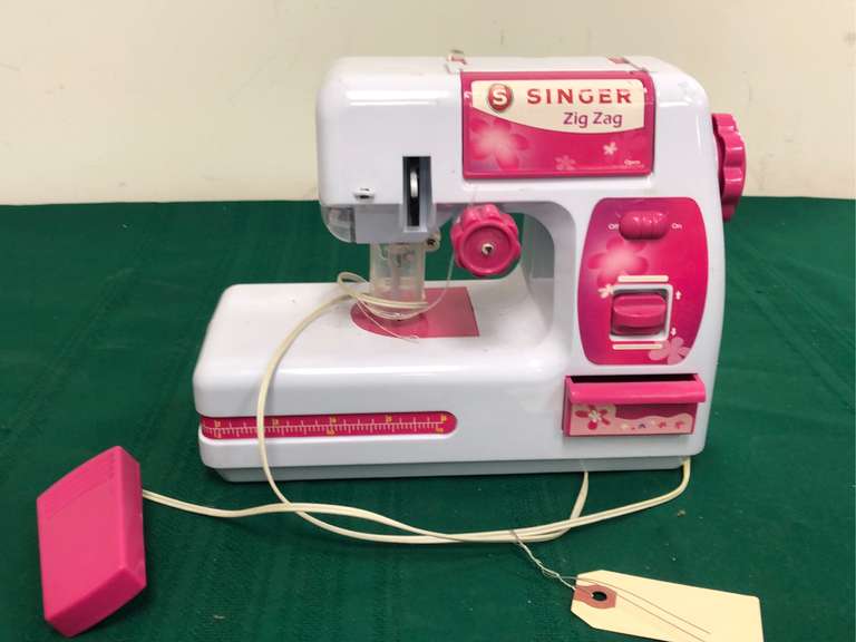 Singer Zig Zag Sewing Machine Northern Kentucky Auction, LLC