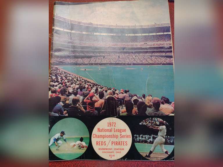 Cincinnati Reds Official Programs.