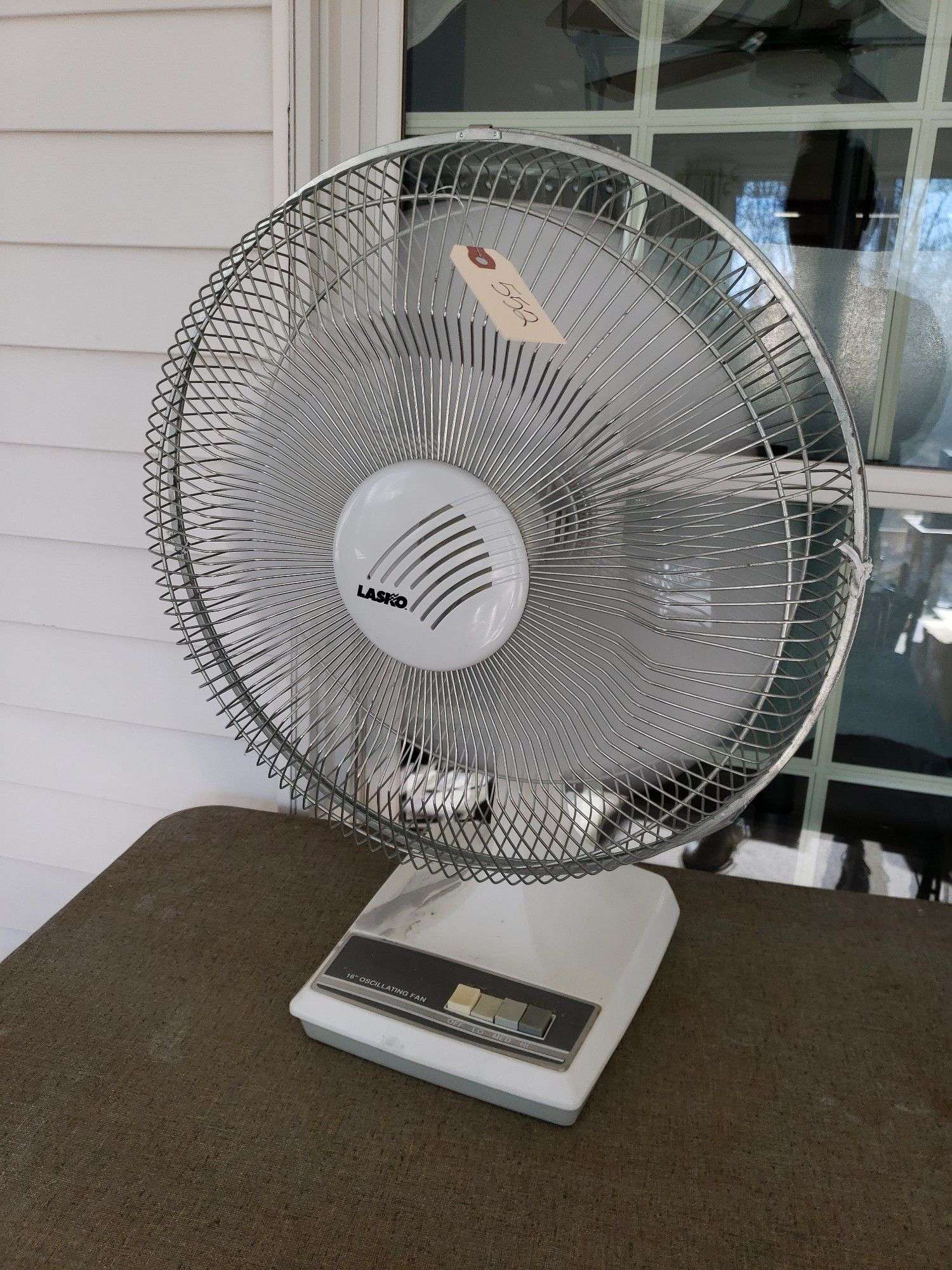 Lasko 16 oscillating fan - Northern Kentucky Auction, LLC