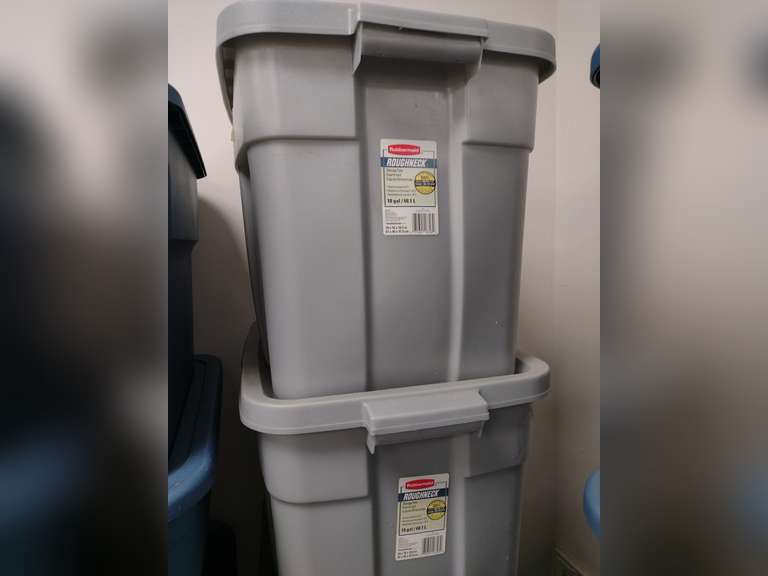 5Rubbermaid Roughneck 18 gallon totes with lids.