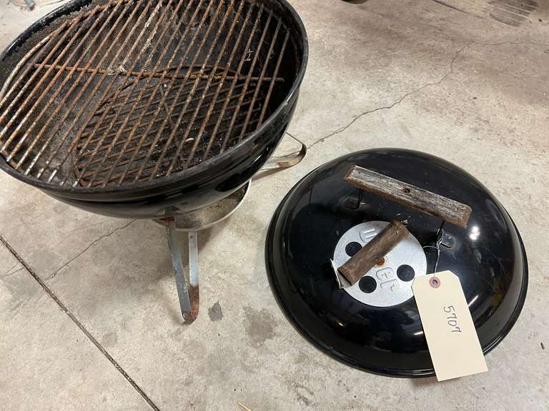 er tabletop charcoal grill.