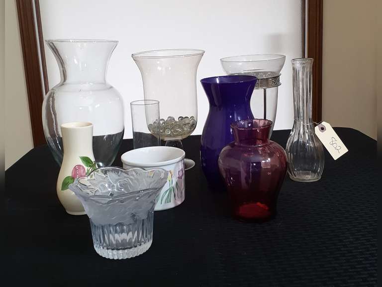 Assorted Vases Northern Kentucky Auction, LLC
