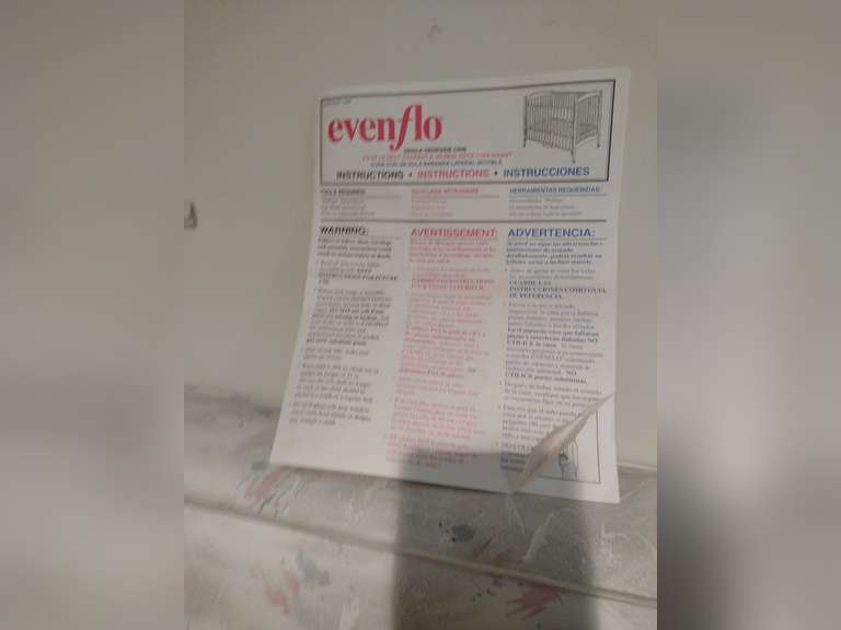 Evenflo single drop side crib.