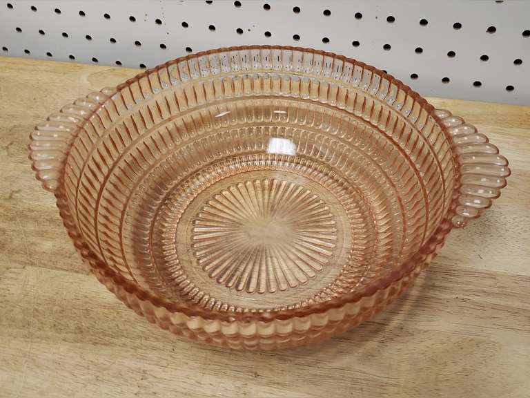 Pink depression glass bowl with handles Northern Kentucky Auction, LLC