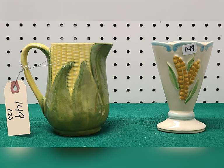 Shawnee Pottery yellow king corn creamer 70 Corn vase with hairline