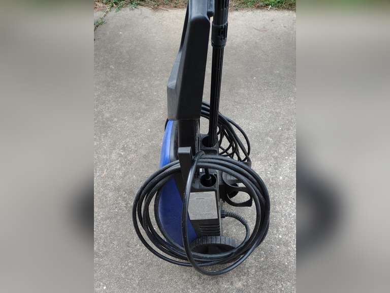 Campbell Hausfeld 1500 psi electric pressure washer.
