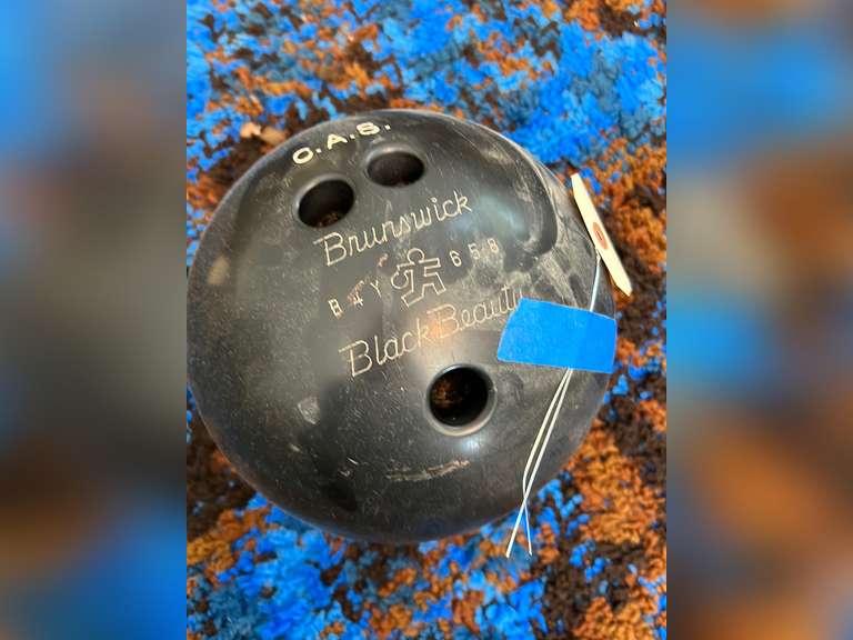 Brunswick black beauty bowling ball Northern Kentucky Auction, LLC
