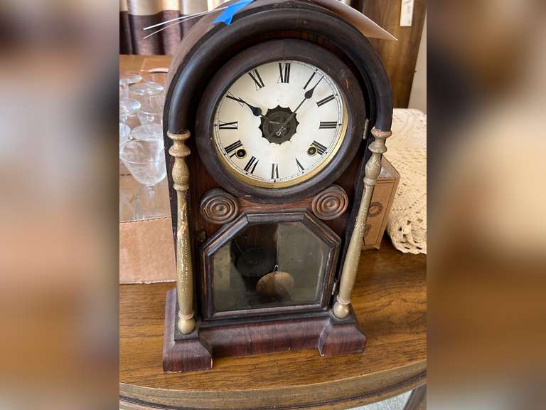 Mantle clock, chime was working but was not keeping time