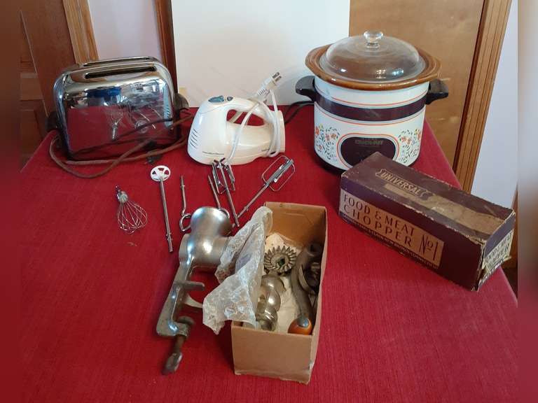 Assorted Small Kitchen Appliances Electric Hand Mixer & Accessories