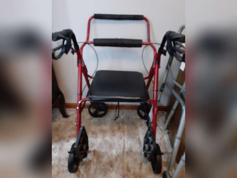 2 Walkers & 4 Footed Cane