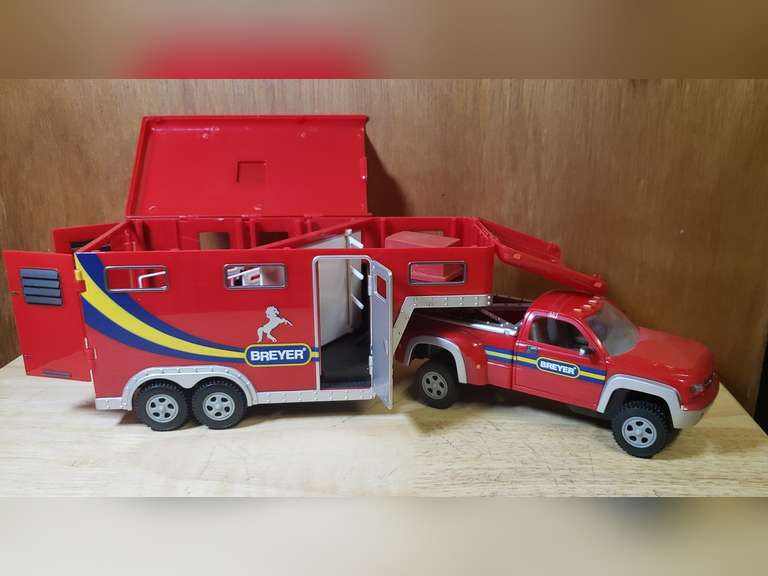 Breyer truck and gooseneck trailer Northern Kentucky Auction, LLC