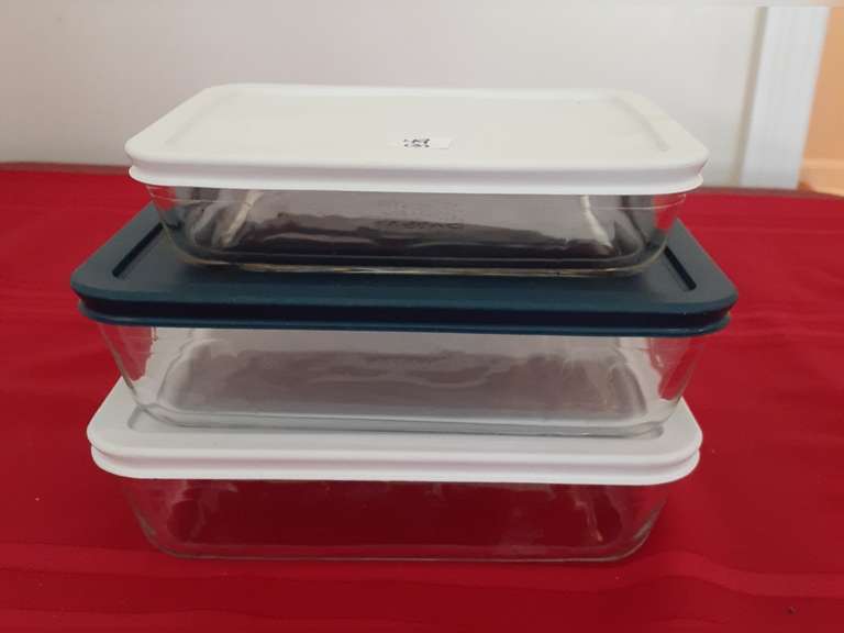 3 Pyrex Storage Containers w/ Lids Northern Kentucky Auction, LLC