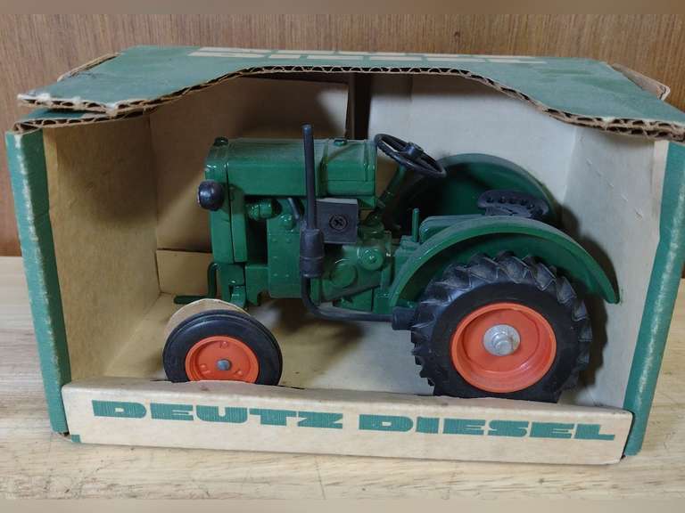 Deutz diesel tractor Northern Kentucky Auction, LLC