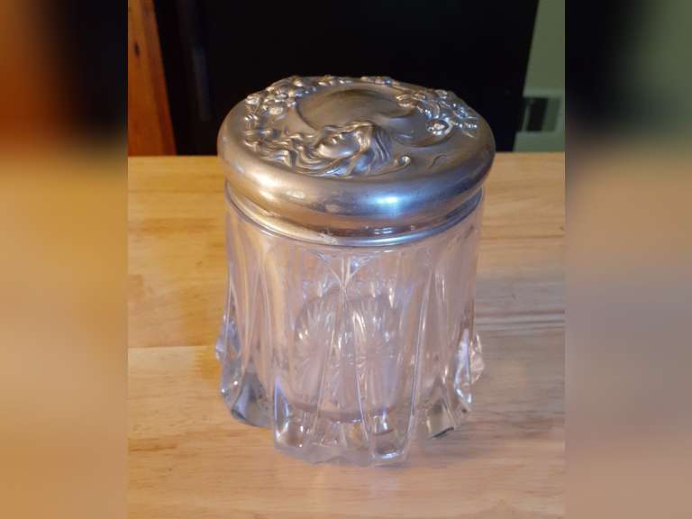 Antique Glass Humidor owner states that this piece belonged to her