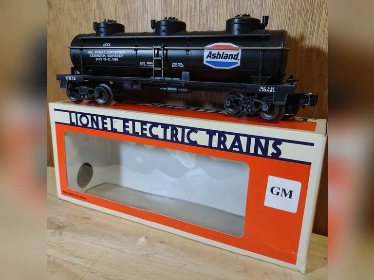 Lionel electric trains Ashland tanker car Northern Kentucky Auction, LLC