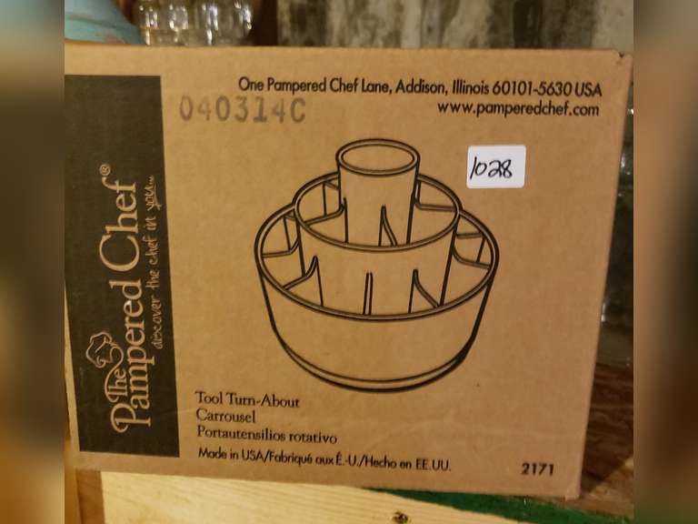 Pampered Chef tool carousel NIB Northern Kentucky Auction, LLC
