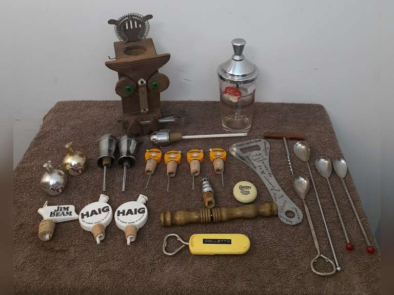 Assortment of Bar Ware Northern Kentucky Auction, LLC