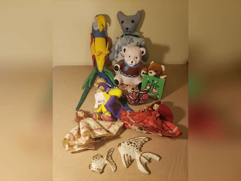 Dolls and stuffed animals