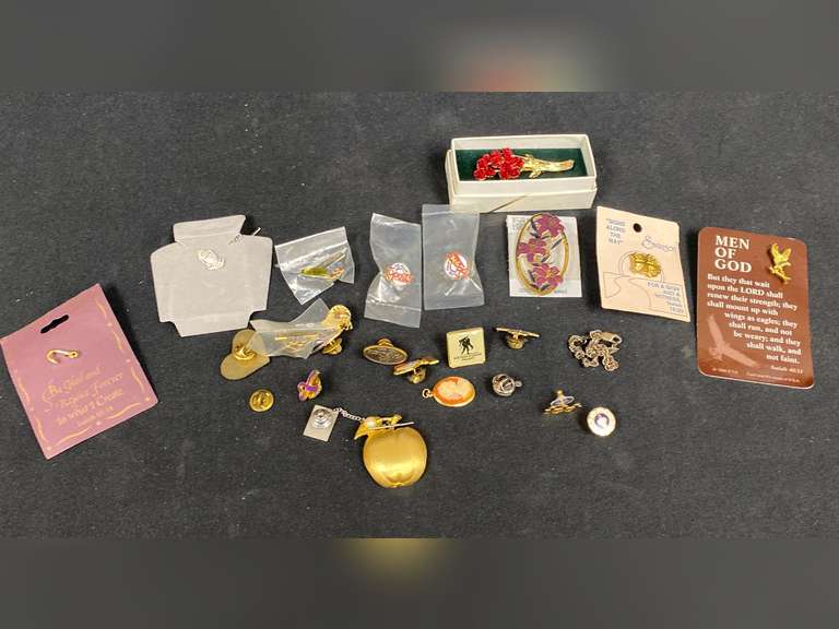 Assortment of pins - Northern Kentucky Auction, LLC