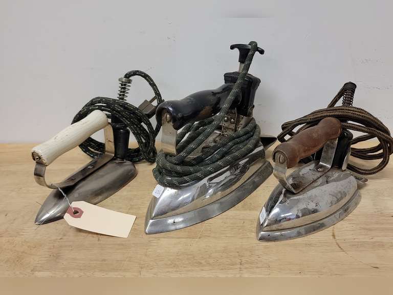 3 Vintage Electric Irons Northern Kentucky Auction, LLC