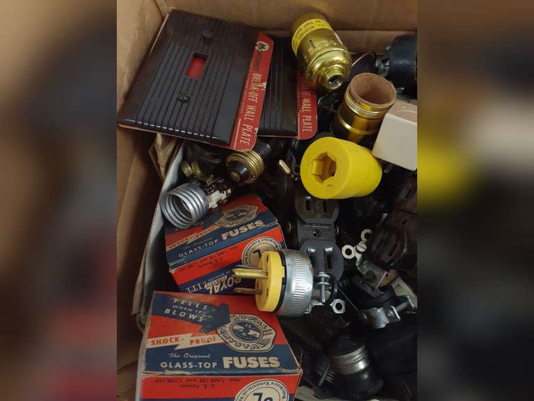 Box Lot of Electrical Supplies/Hardware Northern Kentucky Auction, LLC