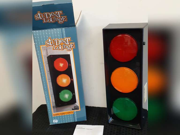 Student Lounge Electric Traffic Light appears new in the box