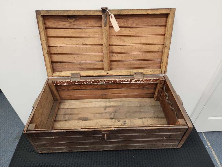 Vintage wood trunk/box