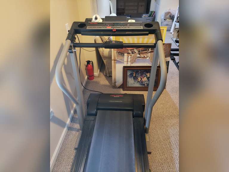 Pro Form 585Pi treadmill Northern Kentucky Auction, LLC