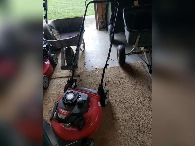 Huskee 22" 140cc push mower, runs
