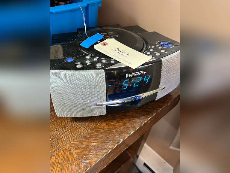 Emerson Research clock radio/CD player. Radio worked when tested did