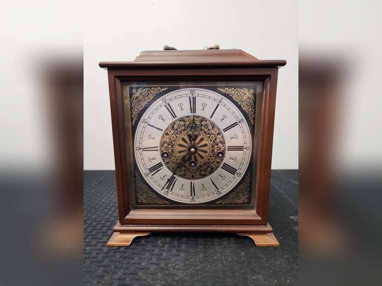 Linden mantle clock Cuckoo Clock Mfg. Co.