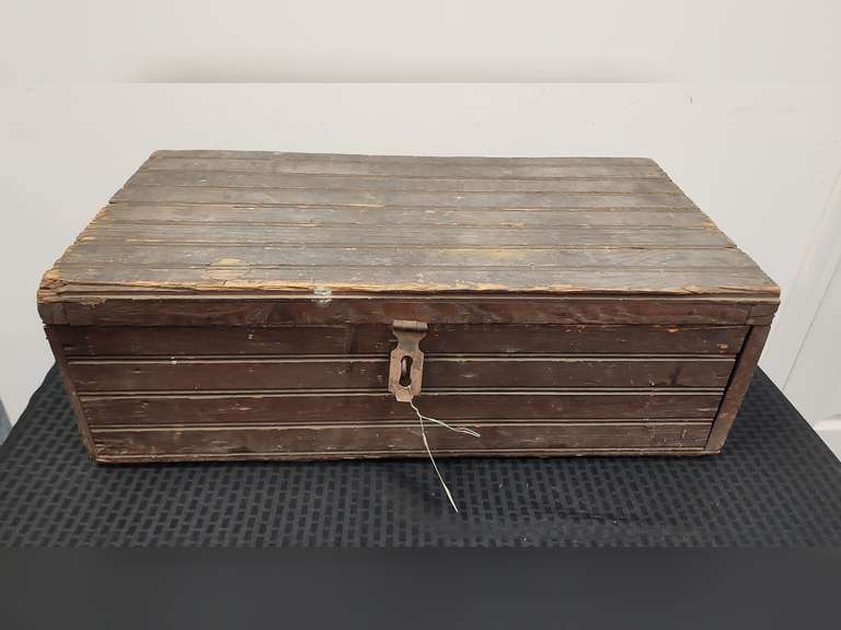 Vintage wood trunk/box