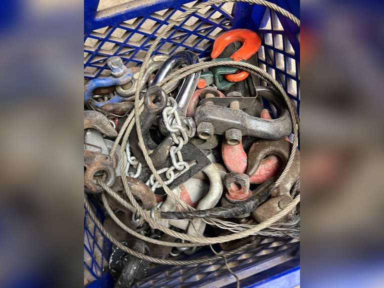 D rings and hooks Northern Kentucky Auction, LLC