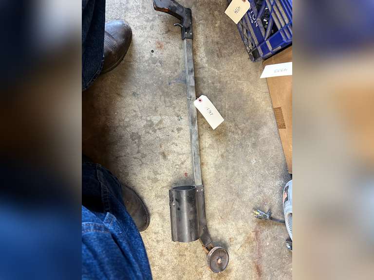 Marking paint can holder with wheel