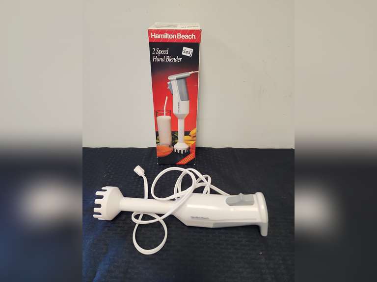Hamilton Beach 2 speed hand blender powers on