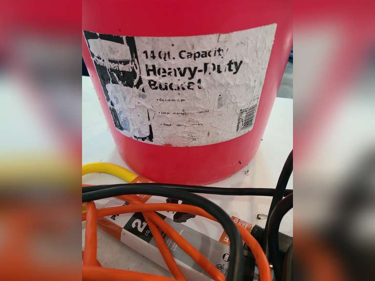 Heavy duty bucket with extension cords (G)