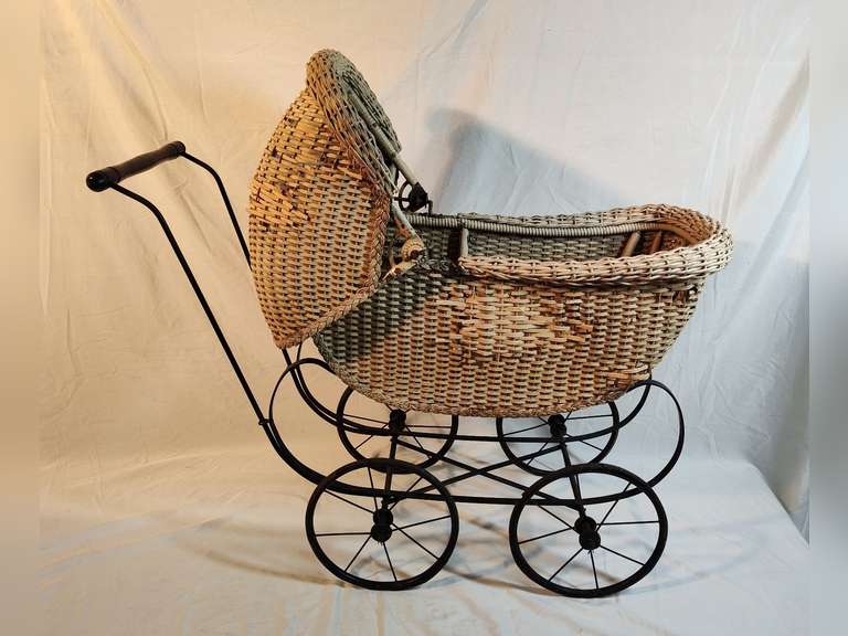 Wicker baby buggy stroller